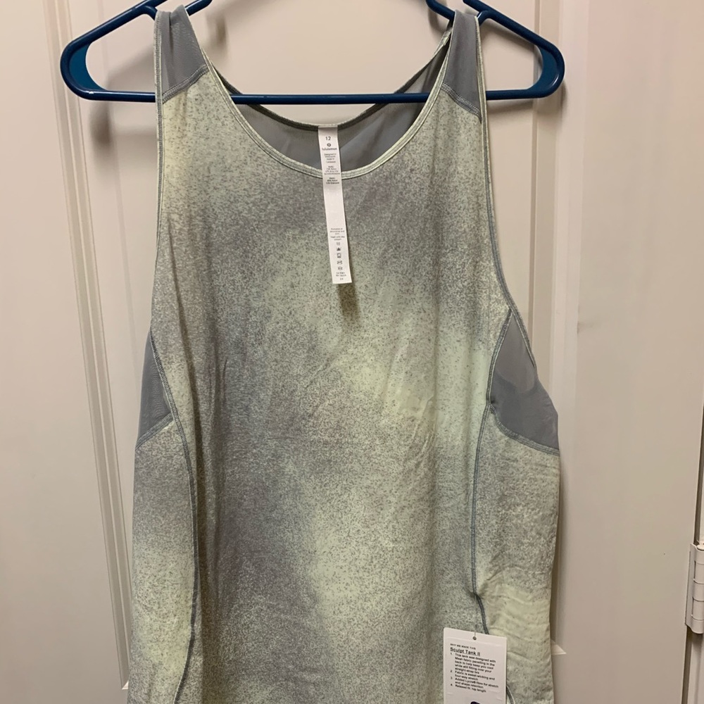 Lululemon sculpt tank, NWT size 12